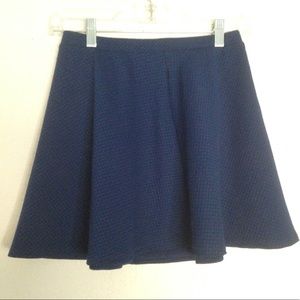 Woven patterned skirt: circle cut